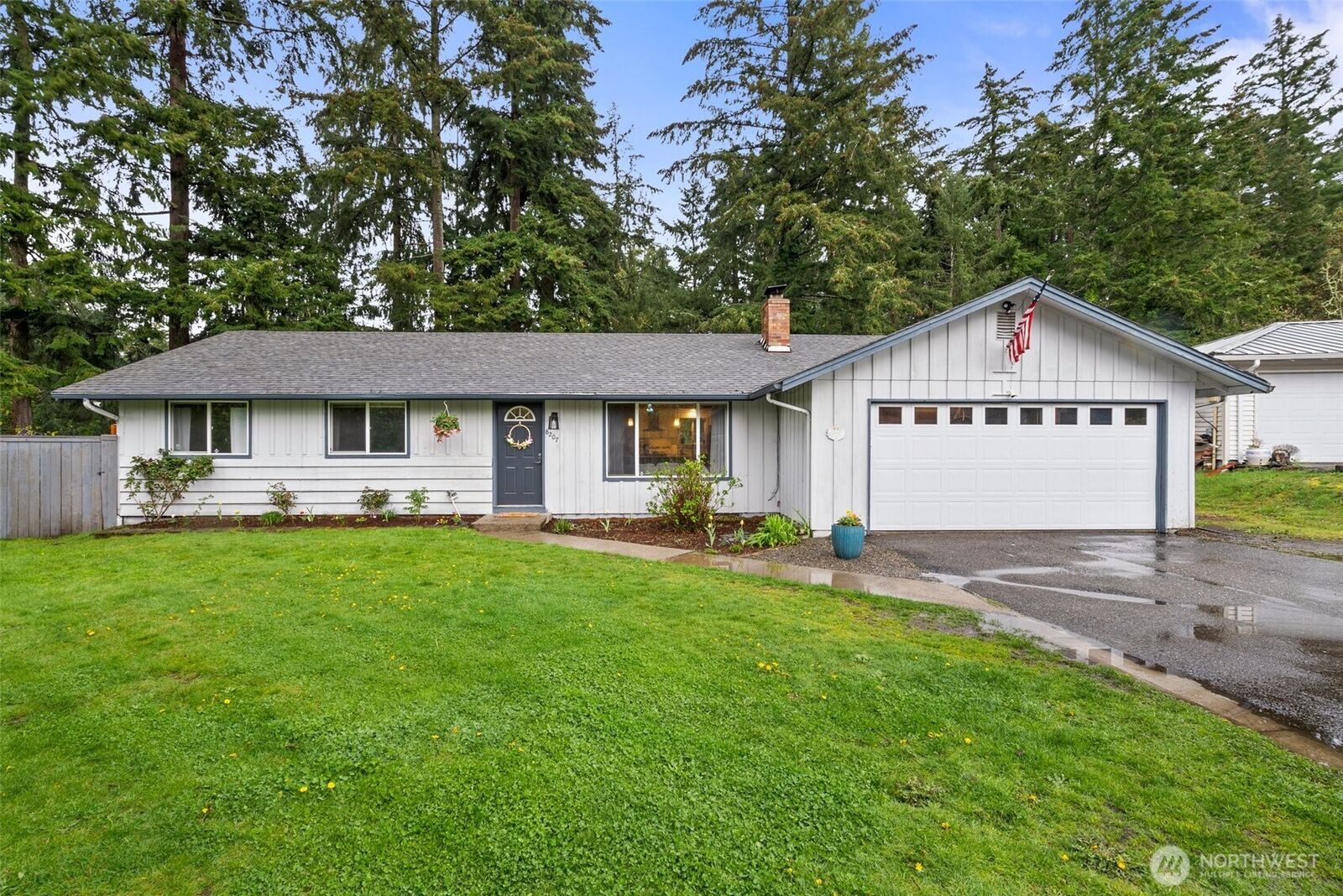 3 bed Lakewood home for sale: 8207 Woodbourne Drive SW, Lakewood, WA 98499