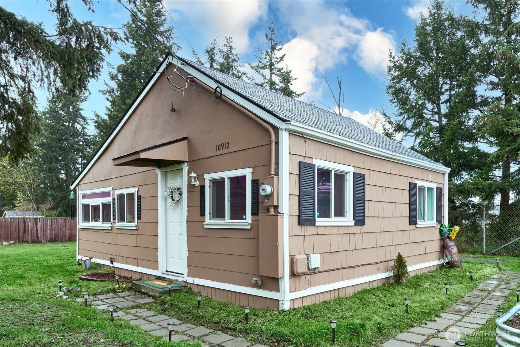 Property Photo: 10912 11 Ave Ct S WA 98444