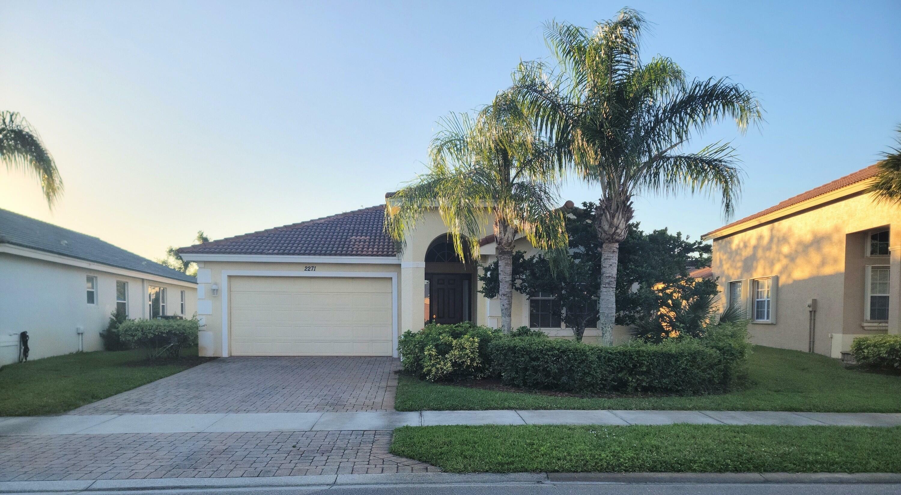 2271 SW Newport Isles Boulevard  Port Saint Lucie FL 34953 photo