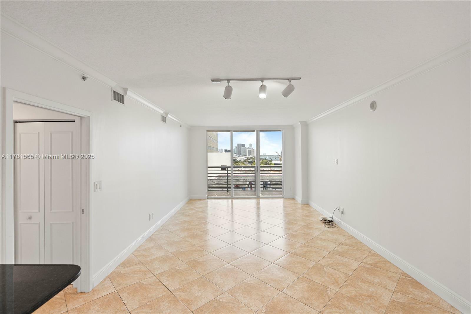 Property Photo: 325 S Biscayne Blvd 1214 FL 33131