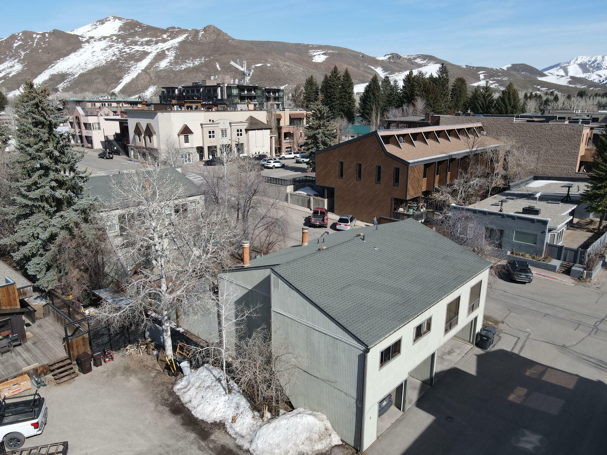 Property Photo:  211 N 1st Ave 6  ID 83340 
