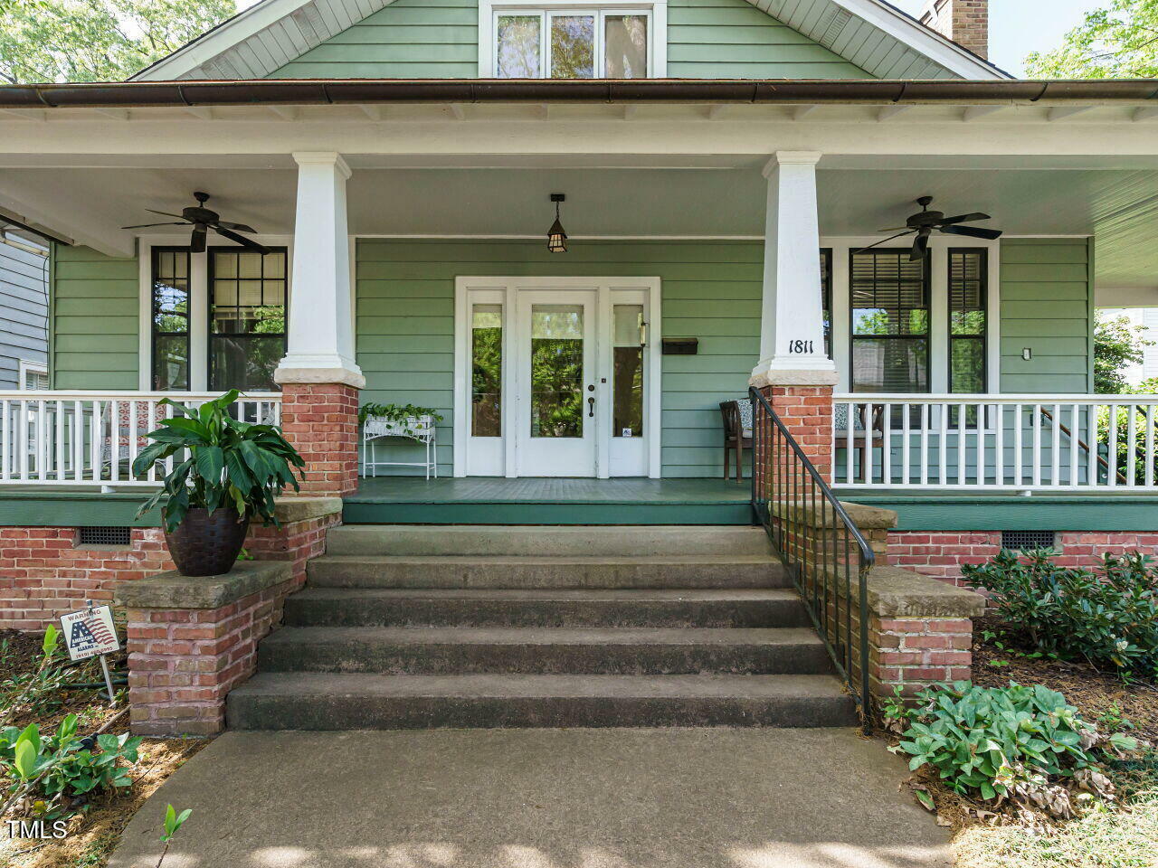 Property Photo: 1811 Park Drive NC 27605