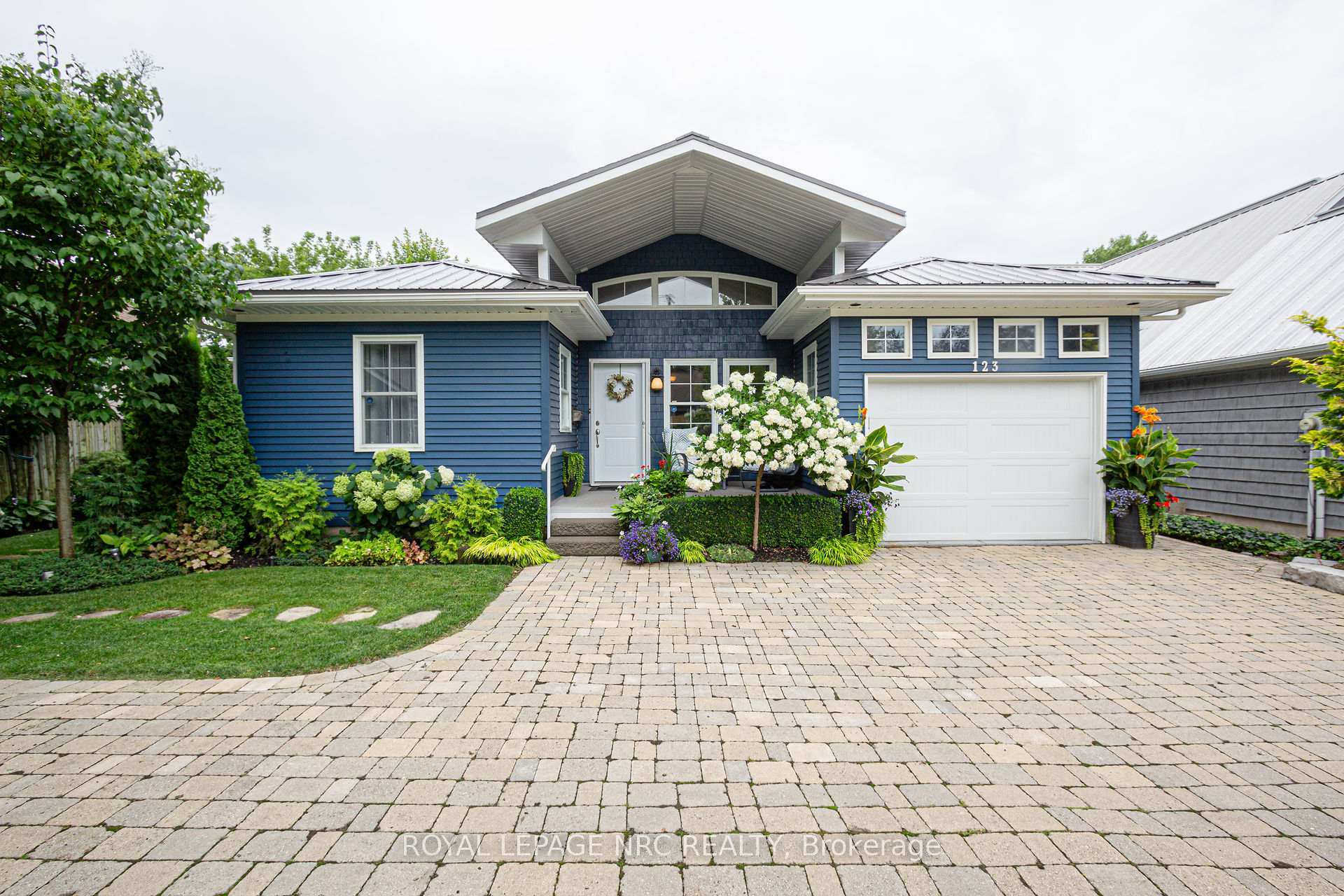 Property Photo: 123 Arthur Street ON L2M 1H8