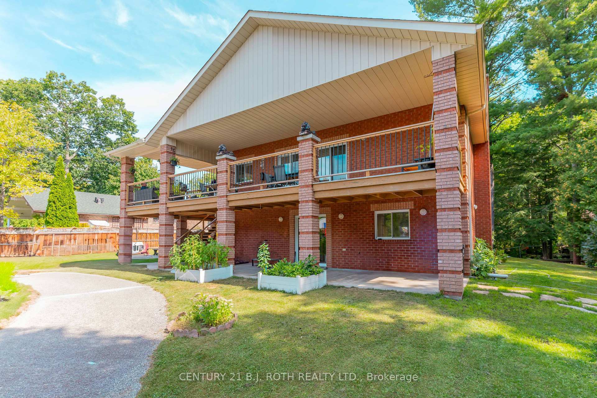 Property Photo: 27 Roc Road ON L0L 2J0