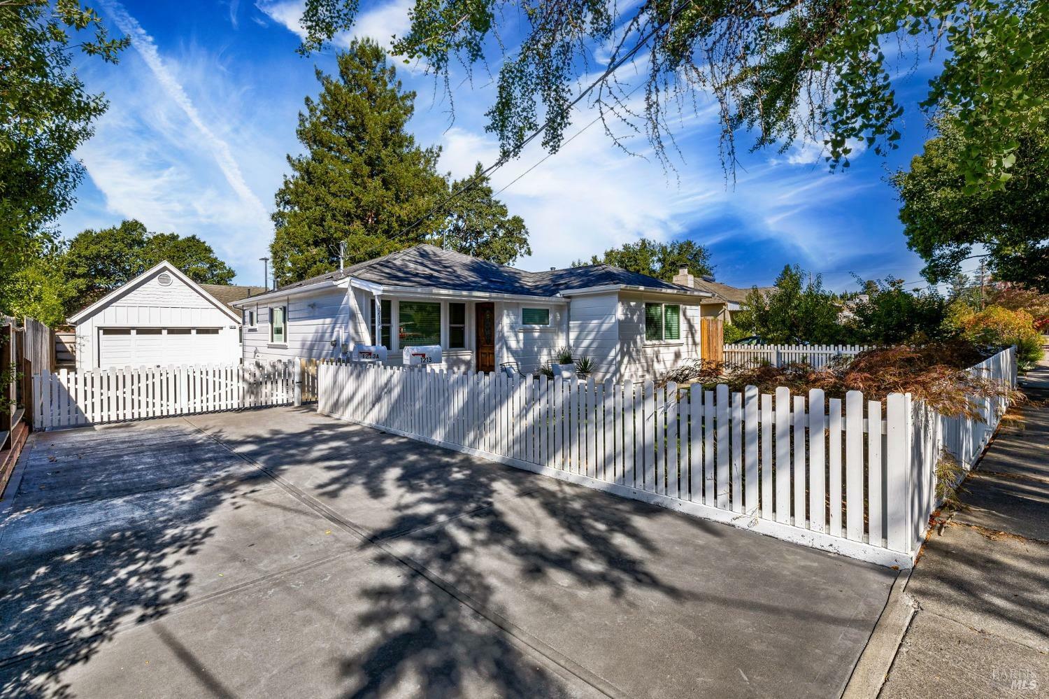 Property Photo: 1213 Stewart Street CA 95404