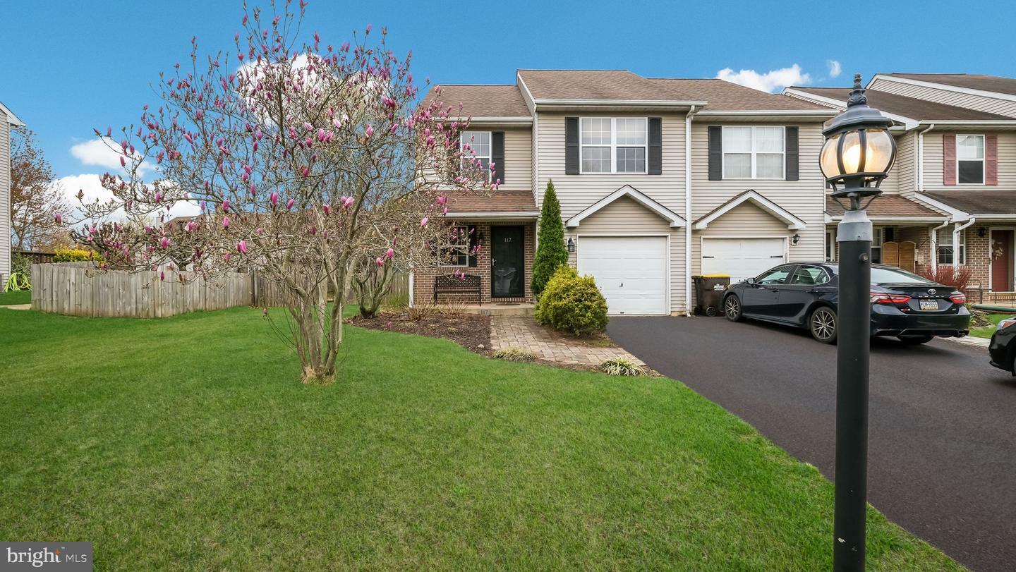 Property Photo: 117 Anjou Court PA 18969