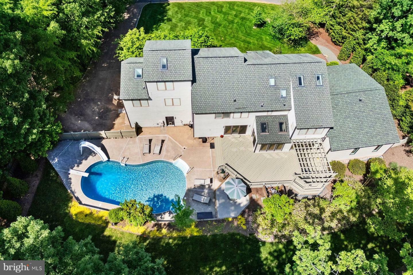 Property Photo: 3 Welwyn Place VA 23229
