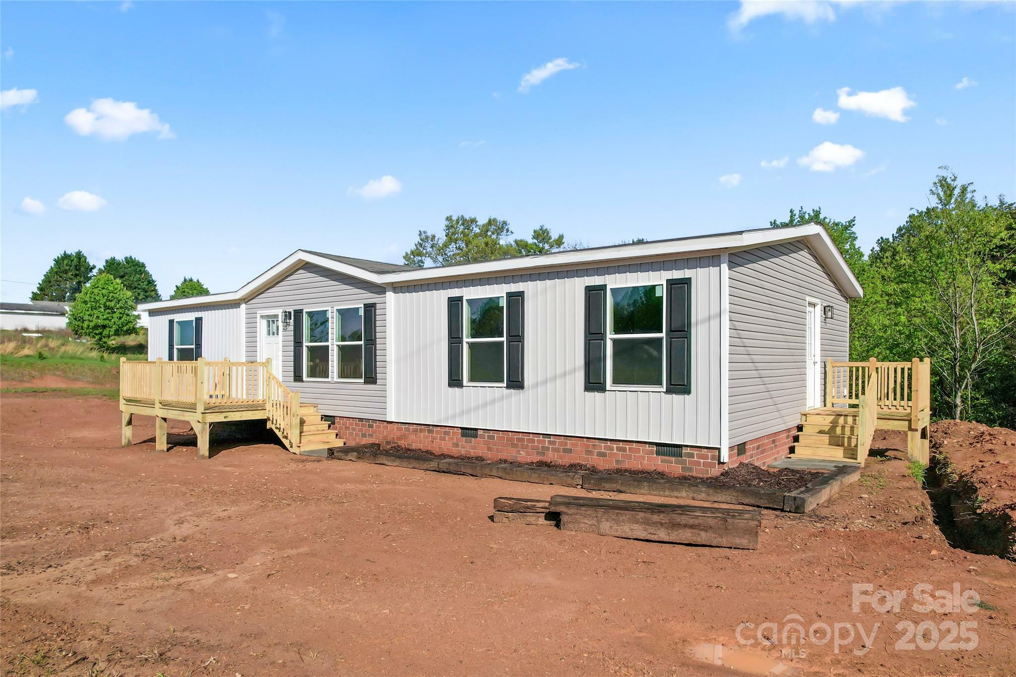 Property Photo: 5989 Kaylas Ridge Road NC 28612
