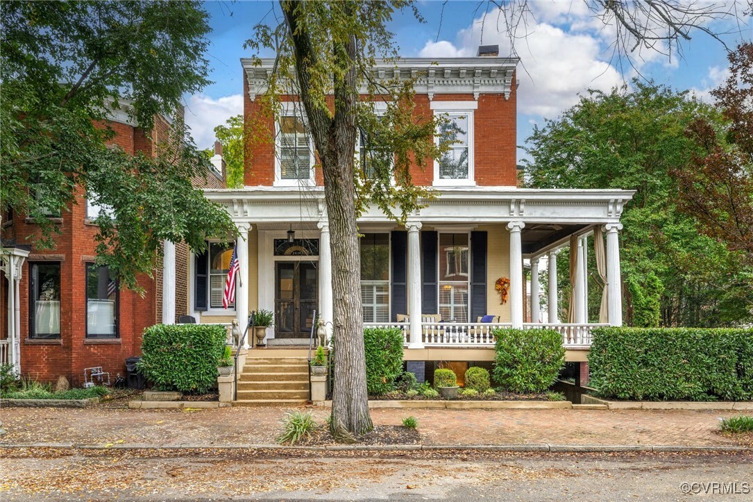 Property Photo: 2610 E Broad Street VA 23223