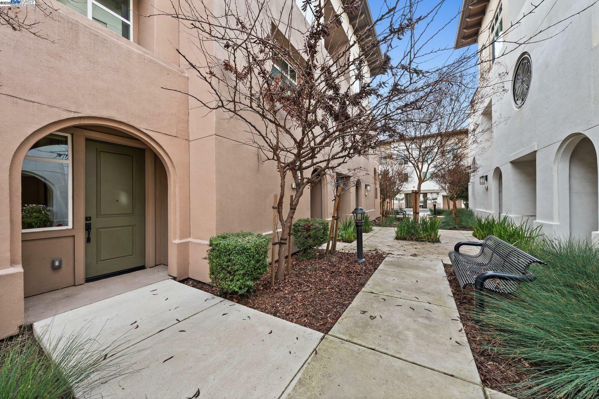 Property Photo: 5223 S Esprit Loop CA 94568