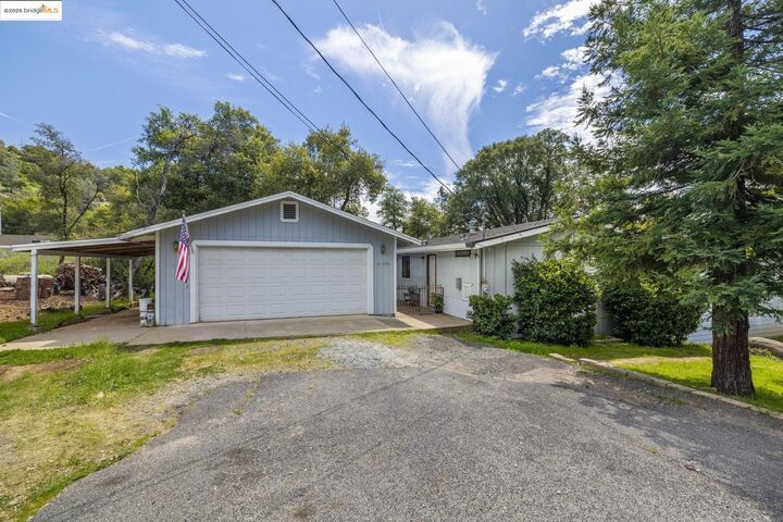 Property Photo: 21079 Rainier Ct CA 95370