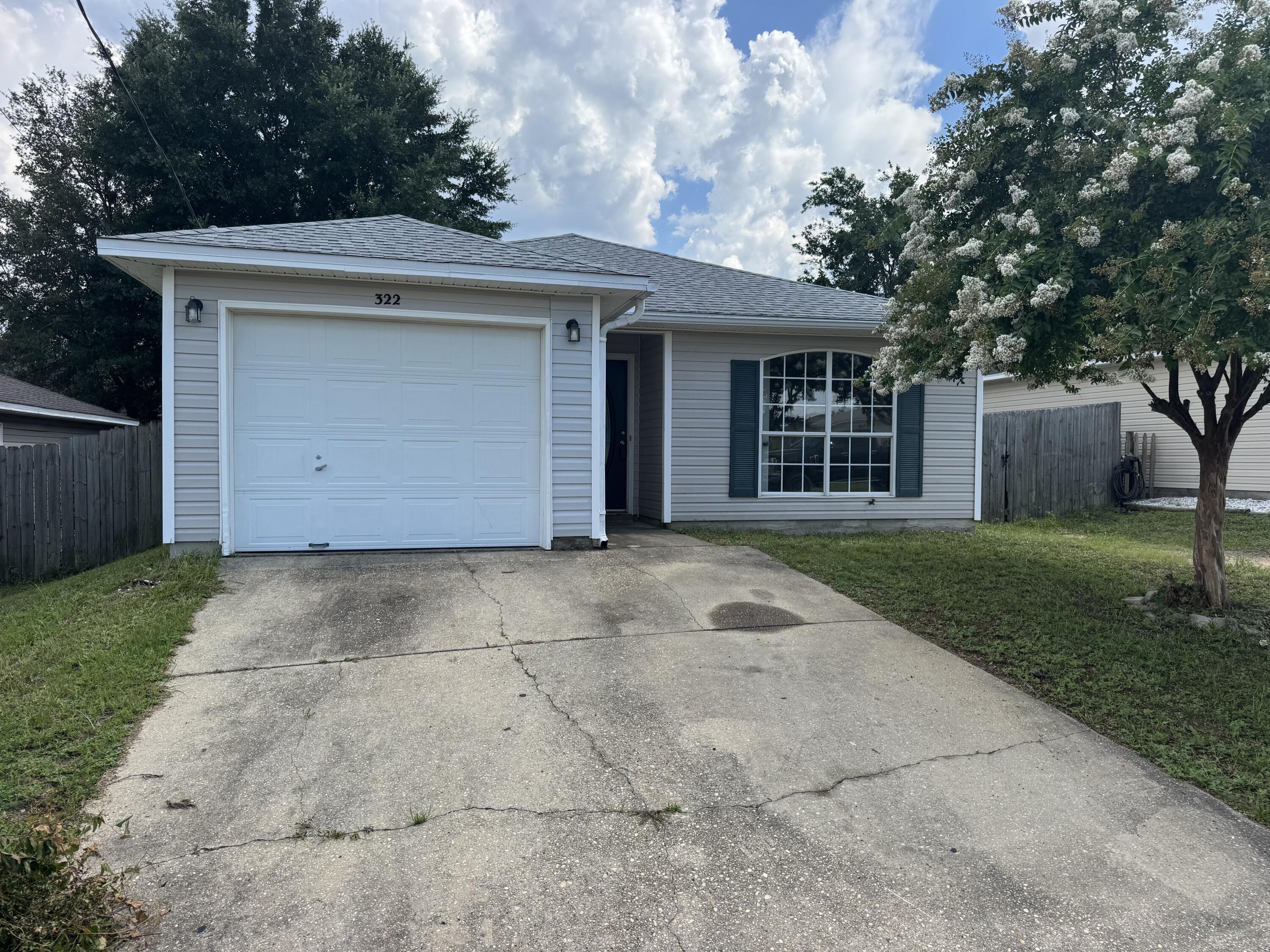 Property Photo: 322 Apple Drive FL 32536