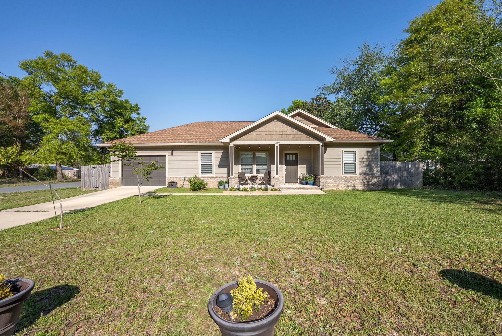 Property Photo: 6199 Old Hickory Road FL 32539