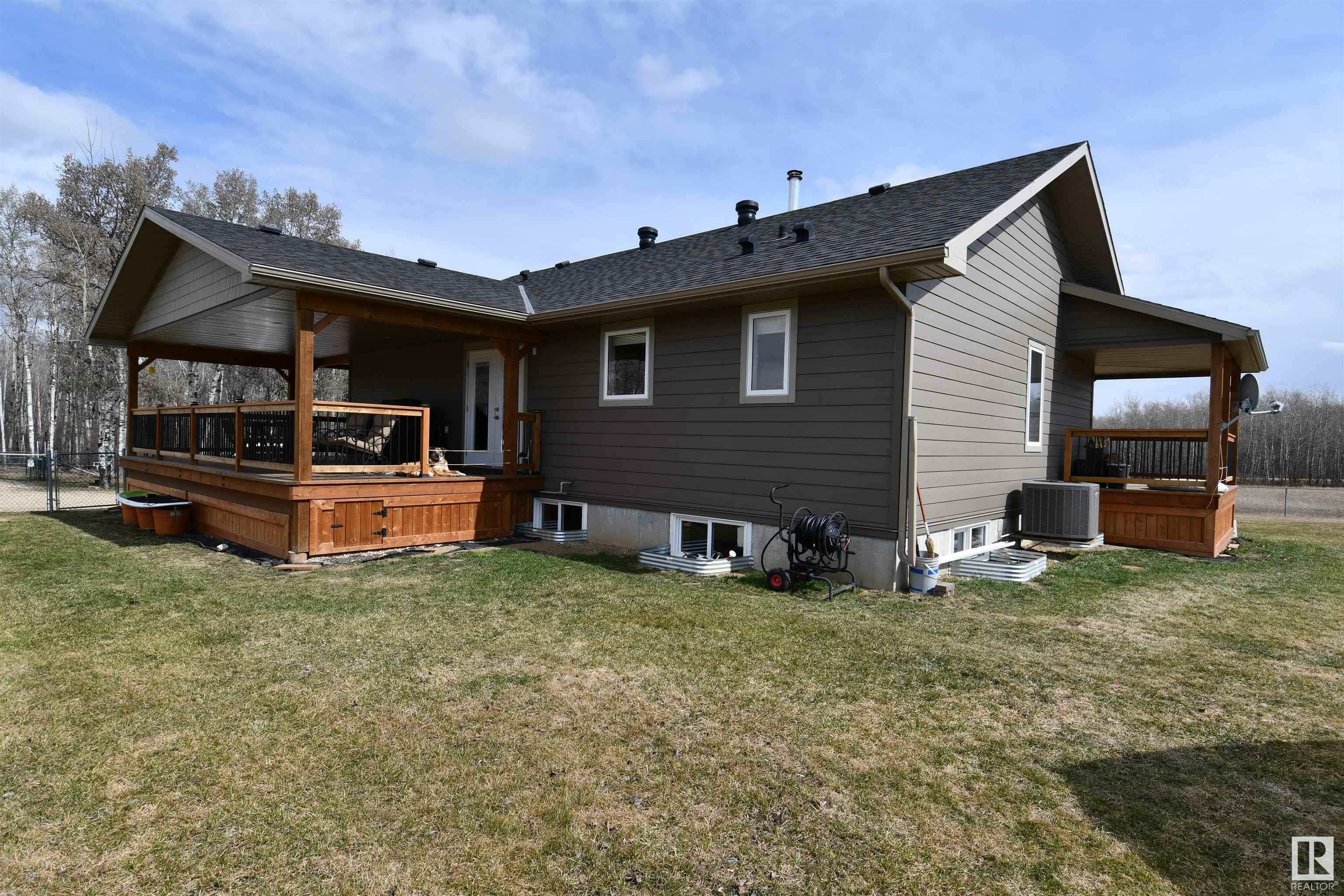 Property Photo: 48072 Rge Road 274 AB T0C 0V0