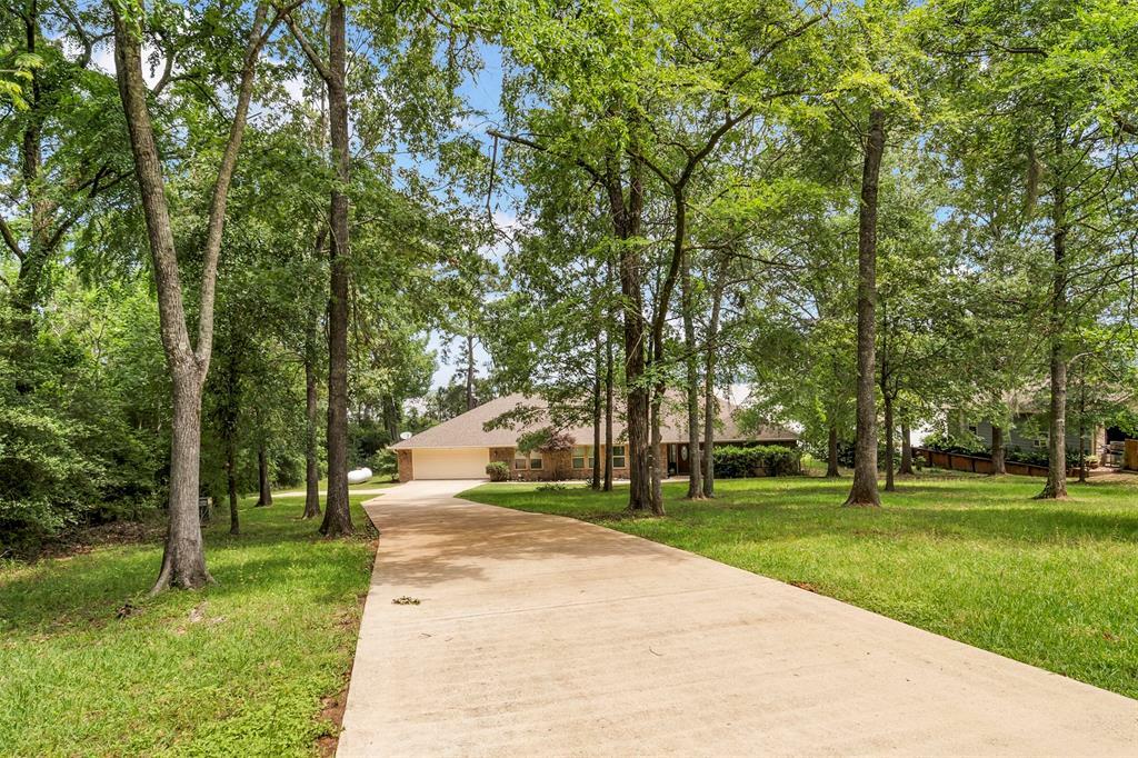 Property Photo: 111 Venice Way TX 77320