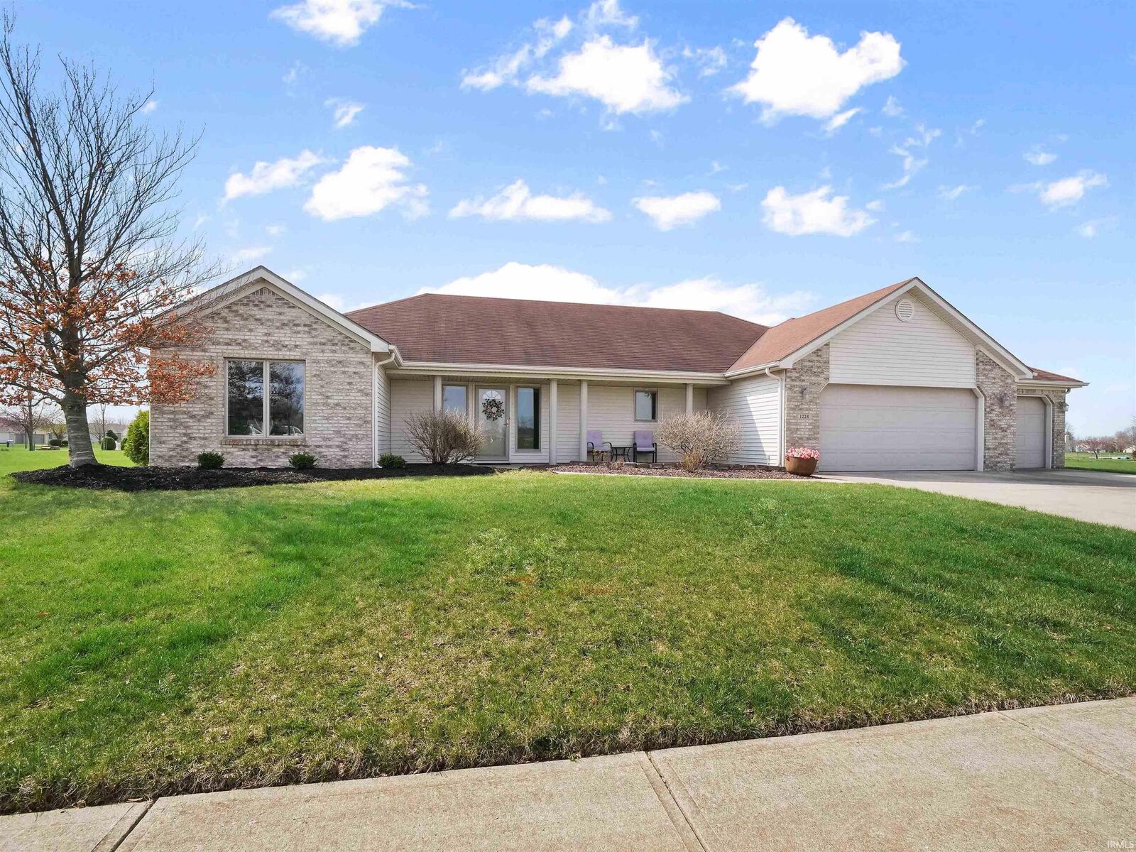 Property Photo:  1224 E Edge Water Court  IN 46733 