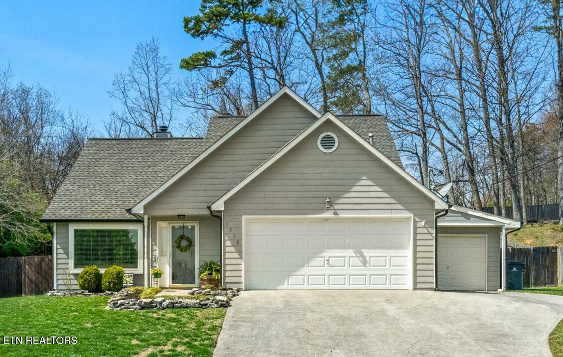 Property Photo: 3238 Kingsmore Drive TN 37921
