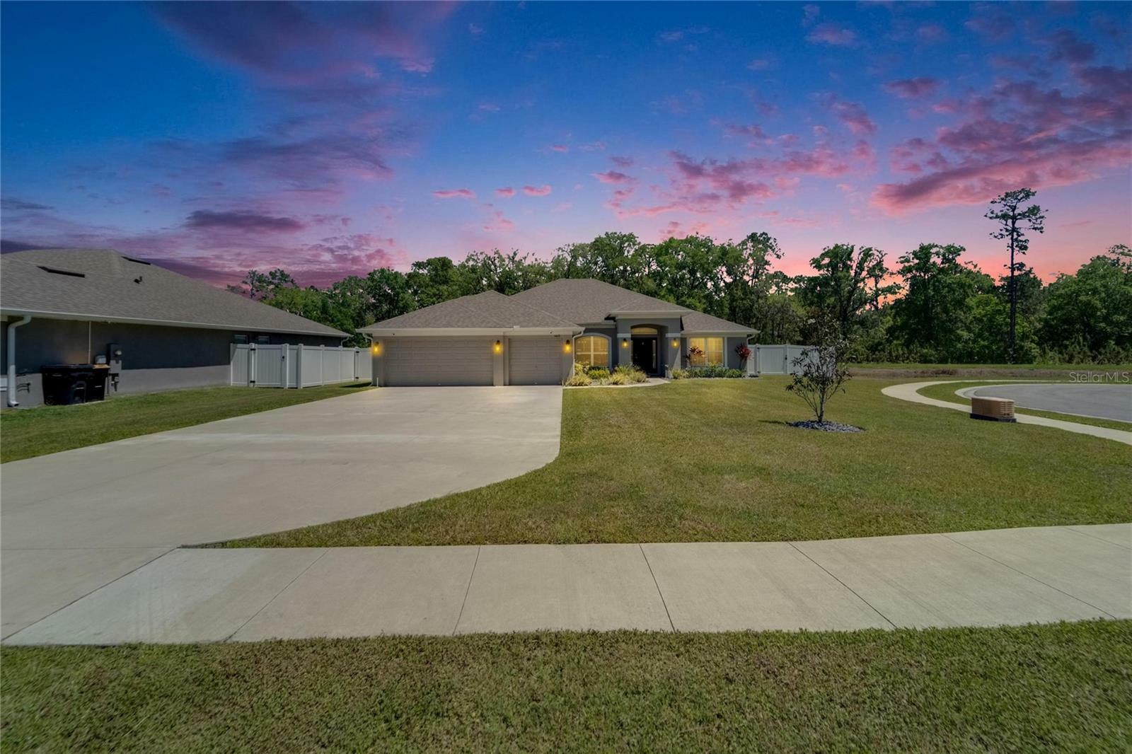 Property Photo: 5419 Knights Landing Drive FL 33810