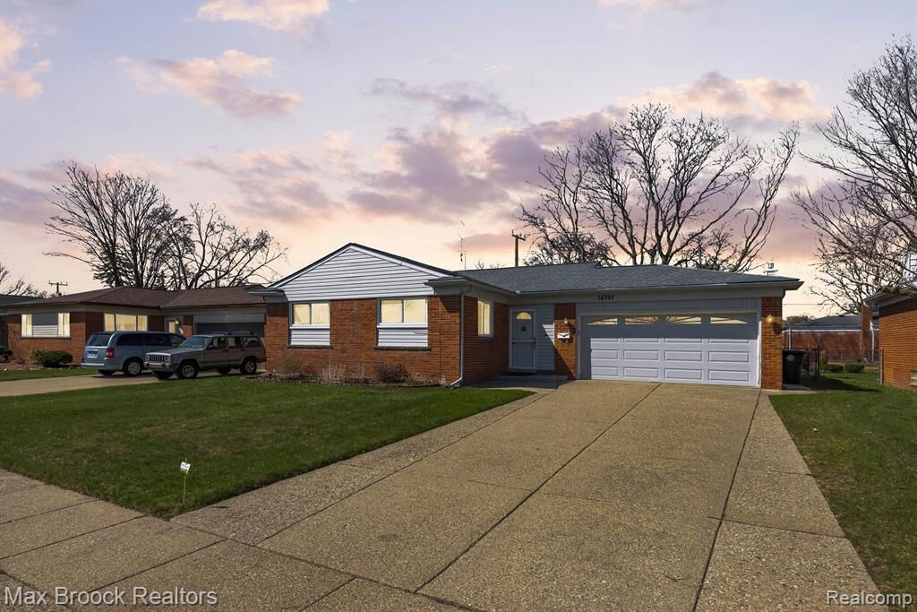 Property Photo: 14397 Norman Street MI 48154 4730