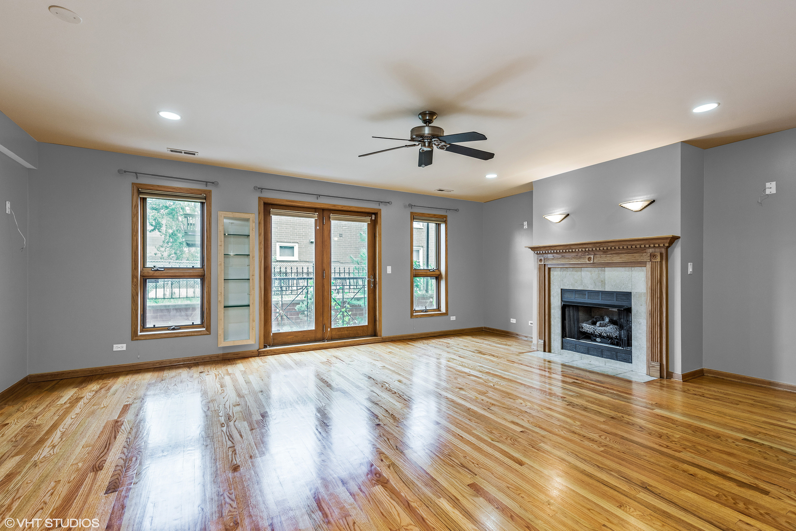 Property Photo: 2136 W Monroe Street 104 IL 60612