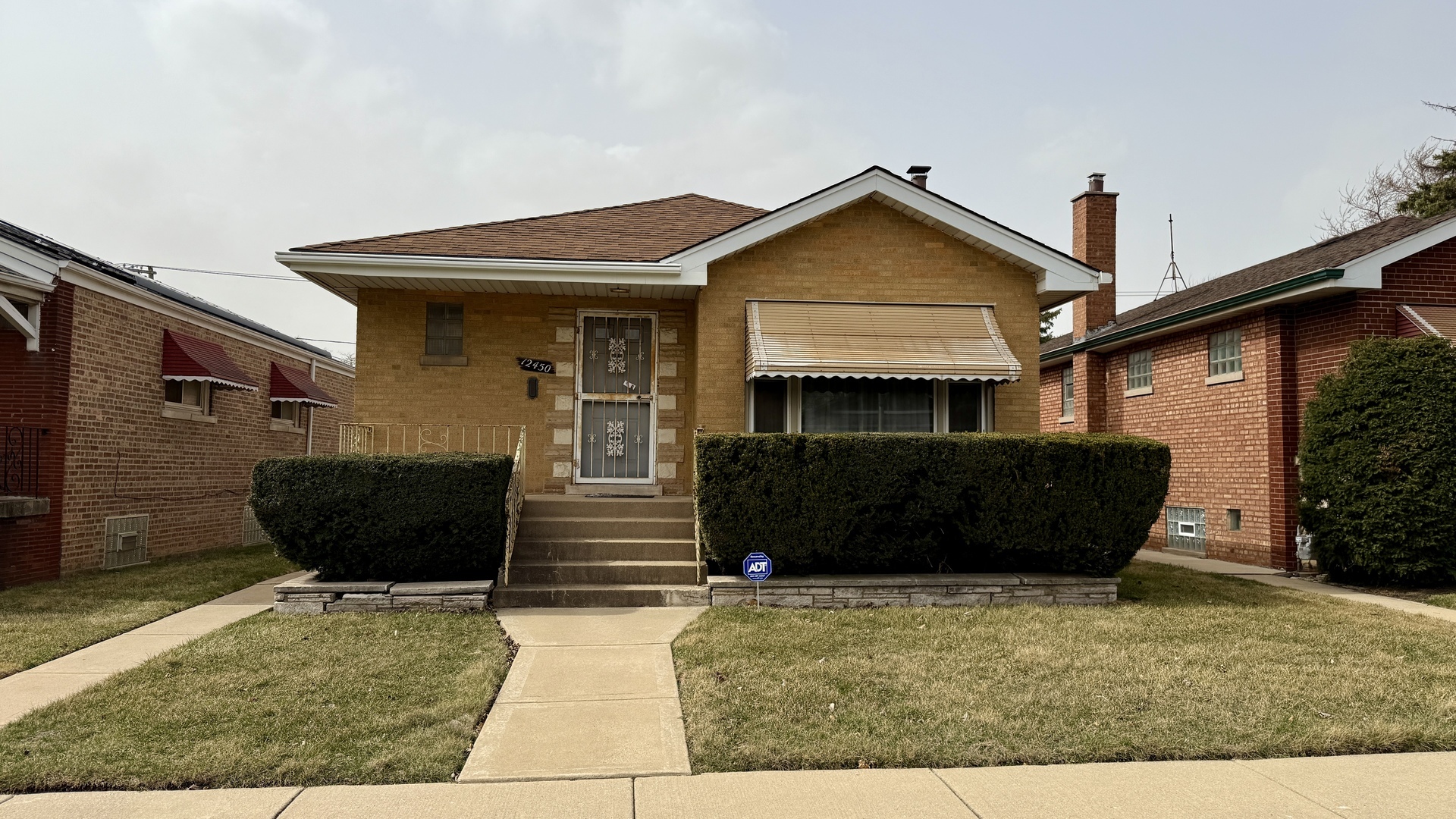 Property Photo: 12450 S Yale Avenue IL 60628