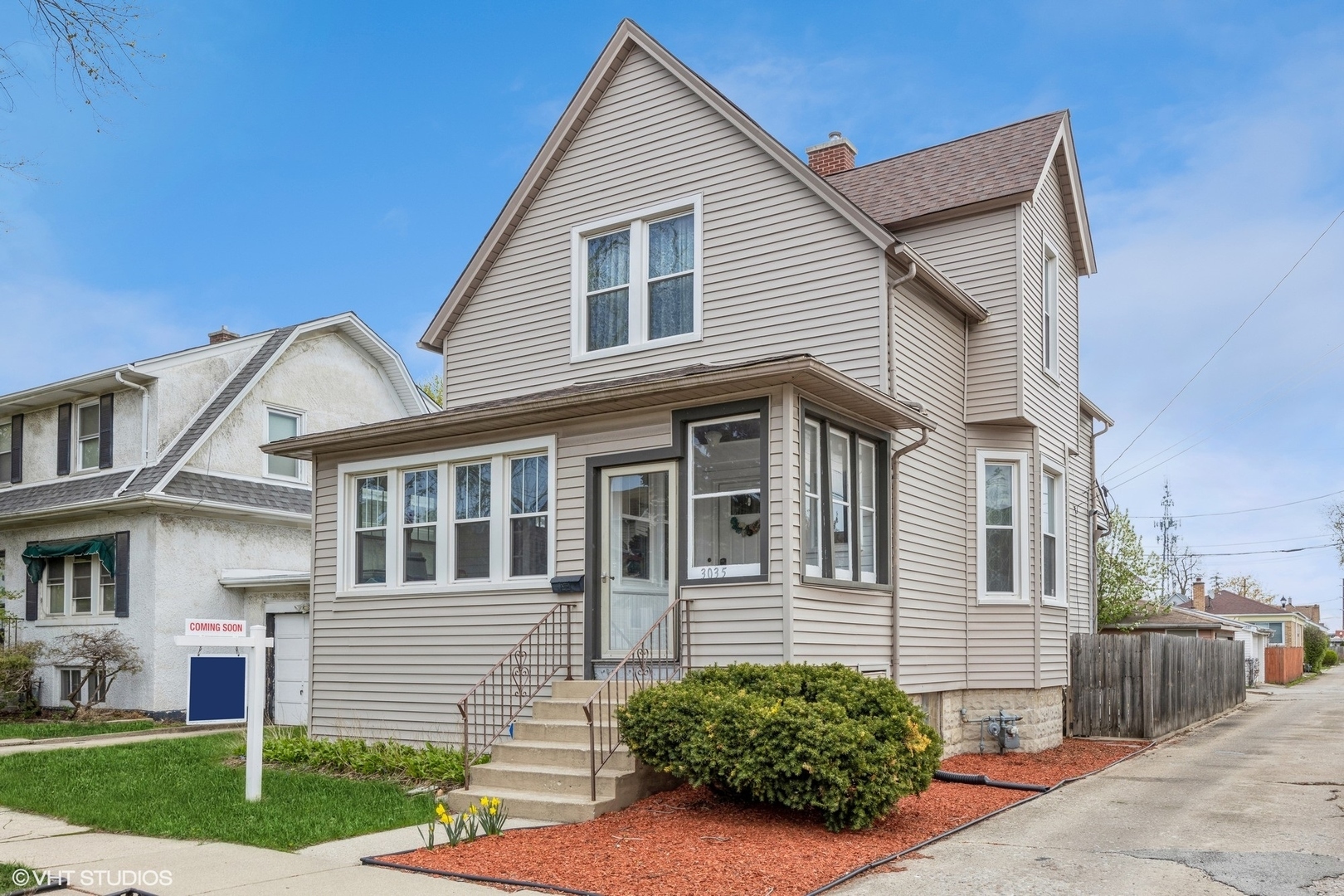 Property Photo: 3035 Wesley Avenue IL 60402