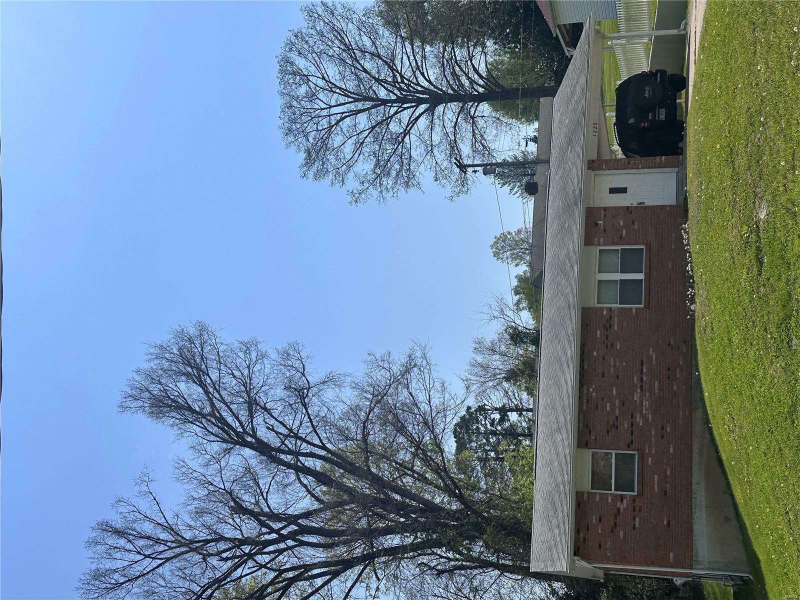 Property Photo: 1226 N West End Boulevard MO 63701