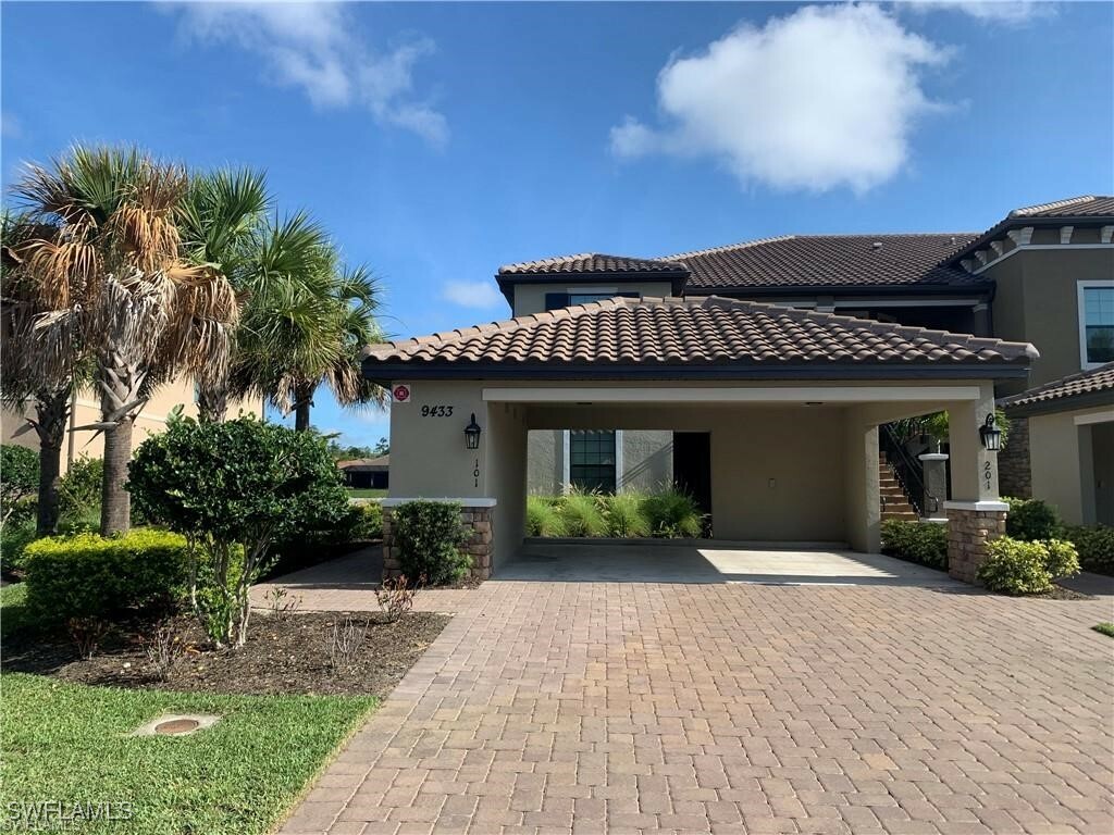 Property Photo: 9433 Benvenuto Court 5-101 FL 34119