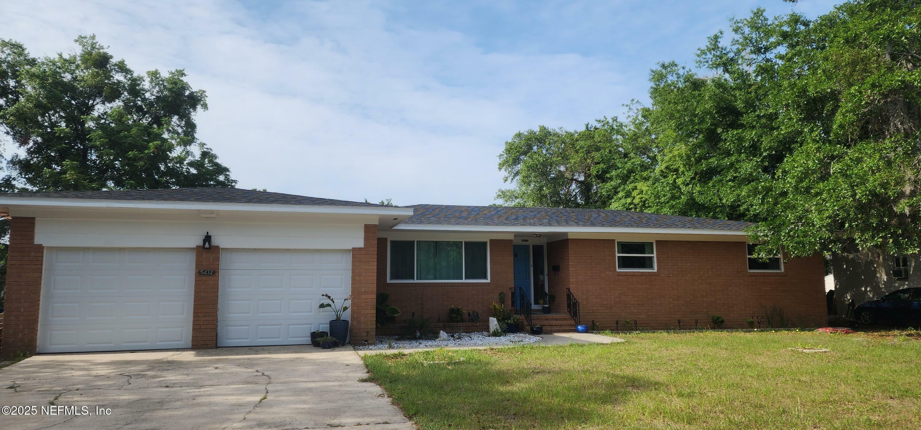 Property Photo:  5432 Santa Rosa Way  FL 32211 
