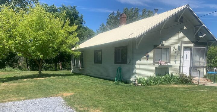 Property Photo:  723 Summit Ave  WA 99157 