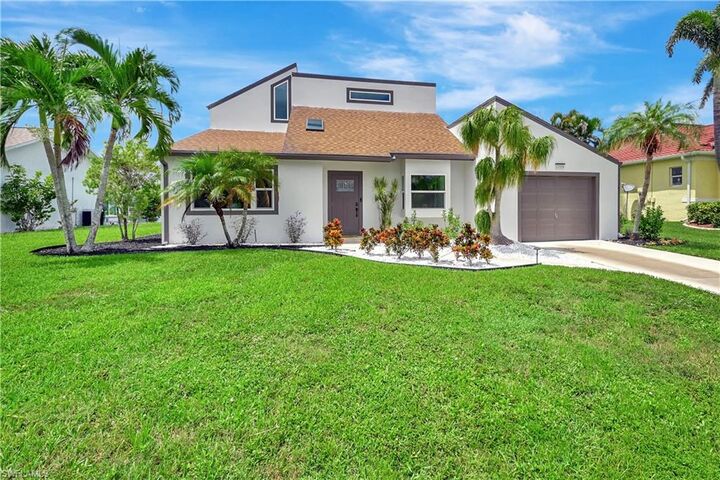 Property Photo:  1210 SW 4th Ct  FL 33991