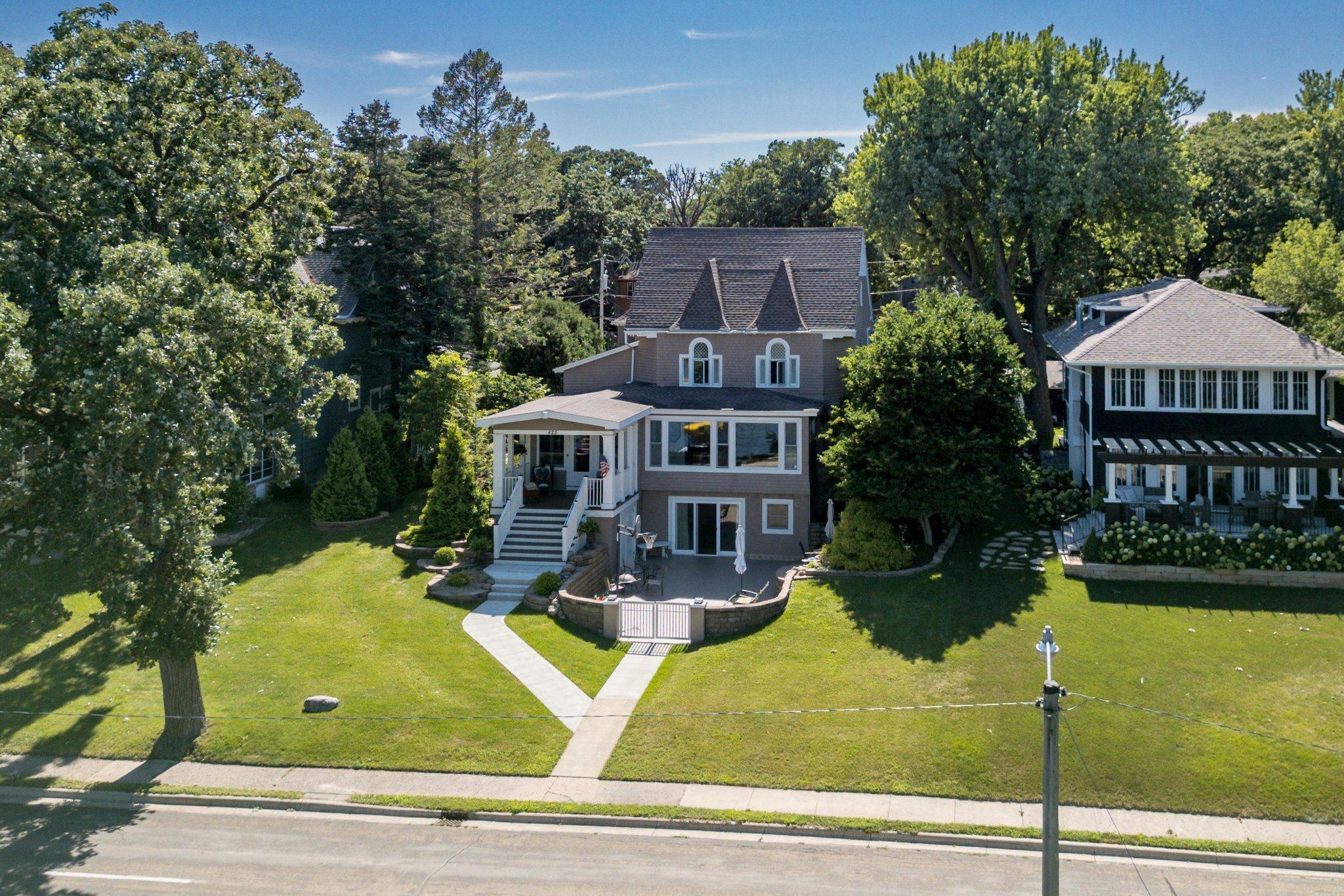 425 Lakeview Boulevard  Albert Lea MN 56007 photo