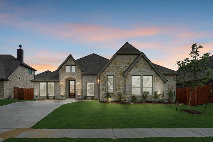 Property Photo: 3409 Nightingale Lane TX 76065