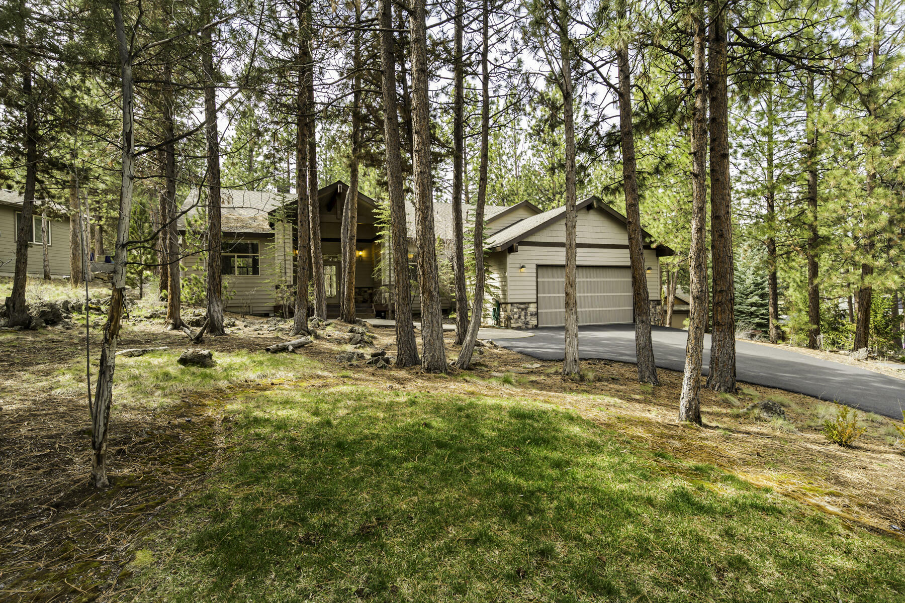 Property Photo: 2625 NW Morris Court OR 97703