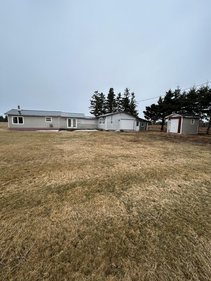 Property Photo: 2960 East Point Road PE C0A 2B0