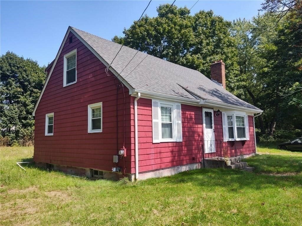 Property Photo: 62 Chestnut St MA 02771