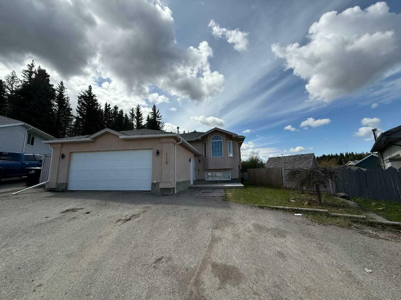 110 Parker Place  Hinton AB T7V 2C2 photo