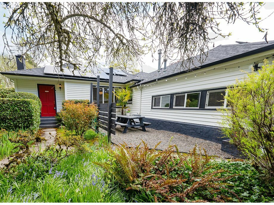 Property Photo: 13822 NW Mill Creek Dr OR 97210