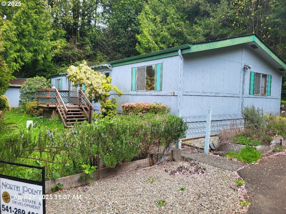 Property Photo: 1050 N Cedar Point Rd OR 97423