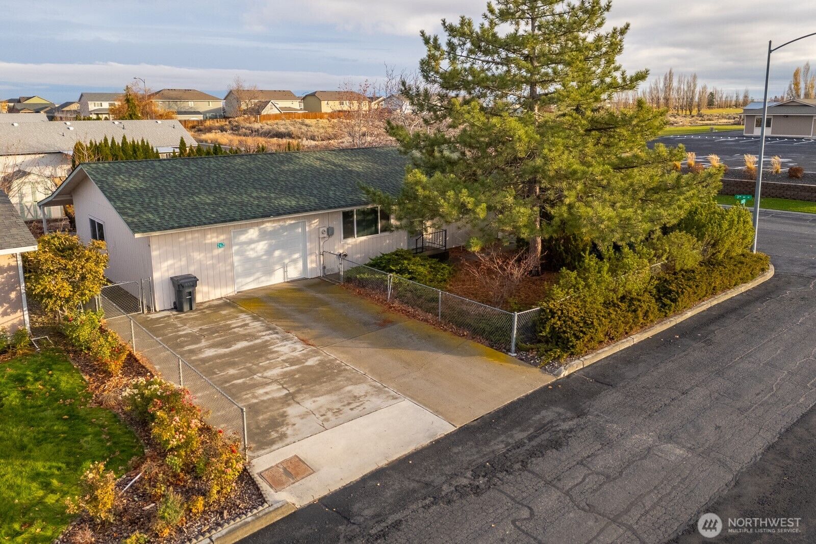 Property Photo: 262 G Street SE WA 98823