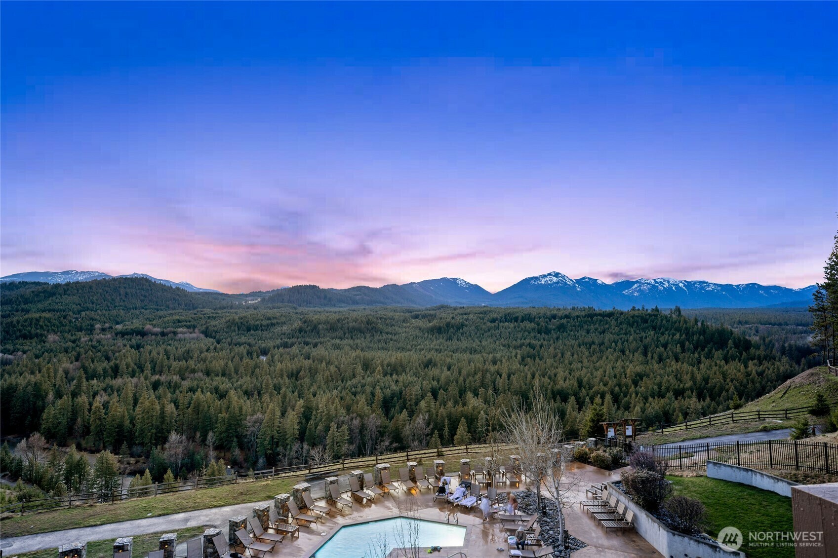 Property Photo: 3600 Suncadia Trail 4027 WA 98922
