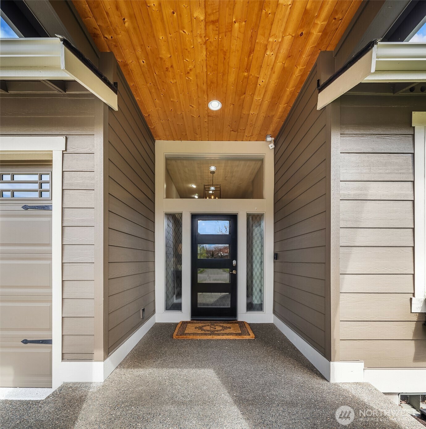 Property Photo: 13517 185th Avenue Ct E WA 98391