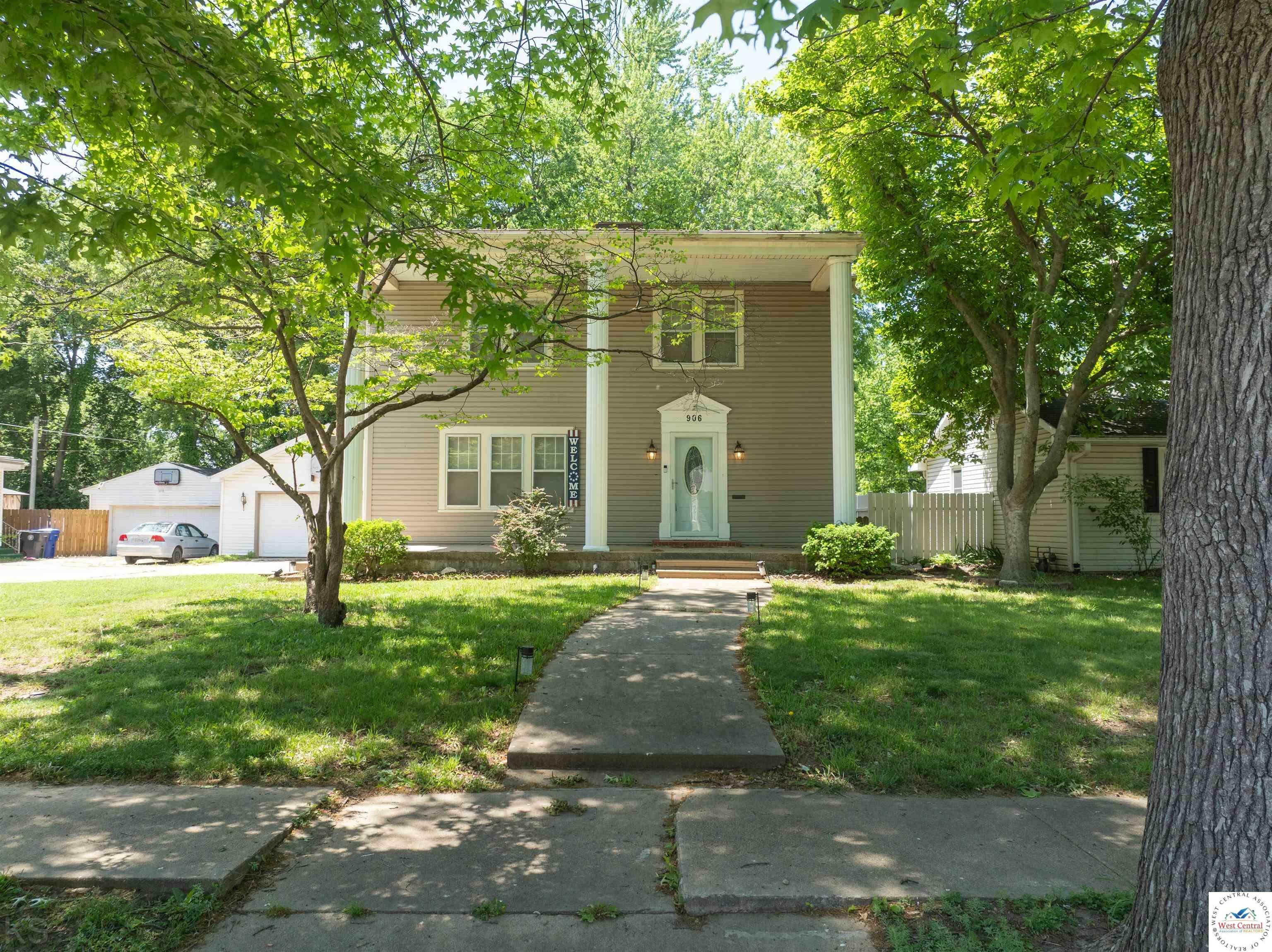 Property Photo: 906 S Barrett MO 65301