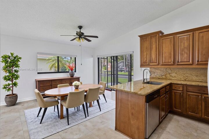 Property Photo: 971 NW 89th Ave FL 33324