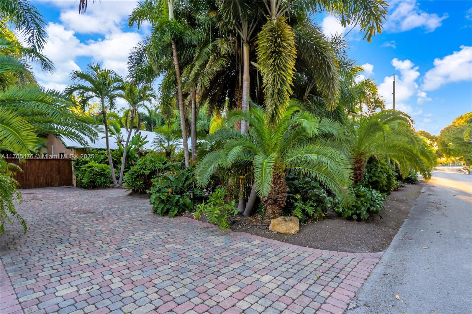Property Photo:  9 Bass Ave  FL 33037 