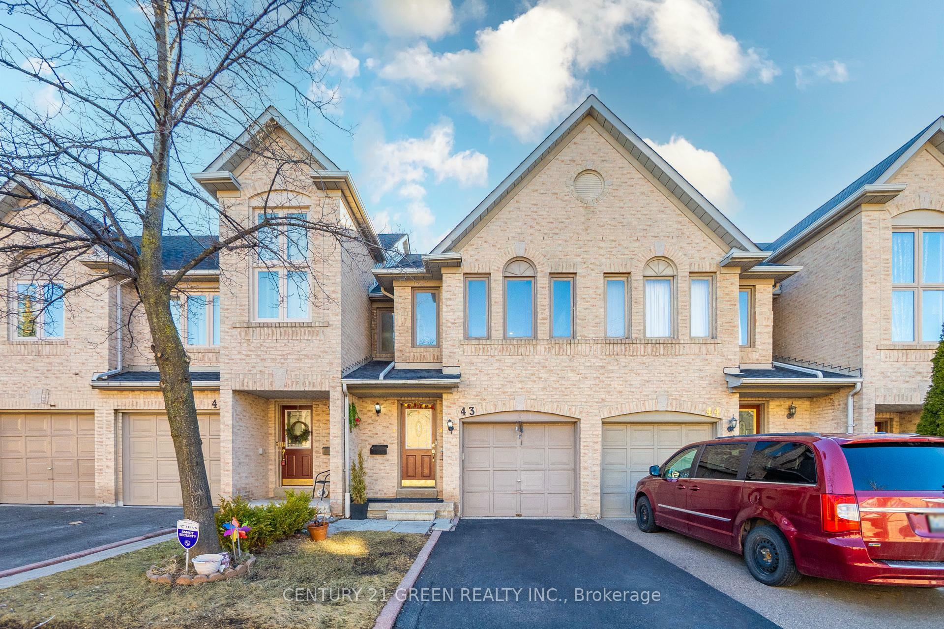 Property Photo: 1292 Sherwood Mills Boulevard 43 ON L5V 2G8
