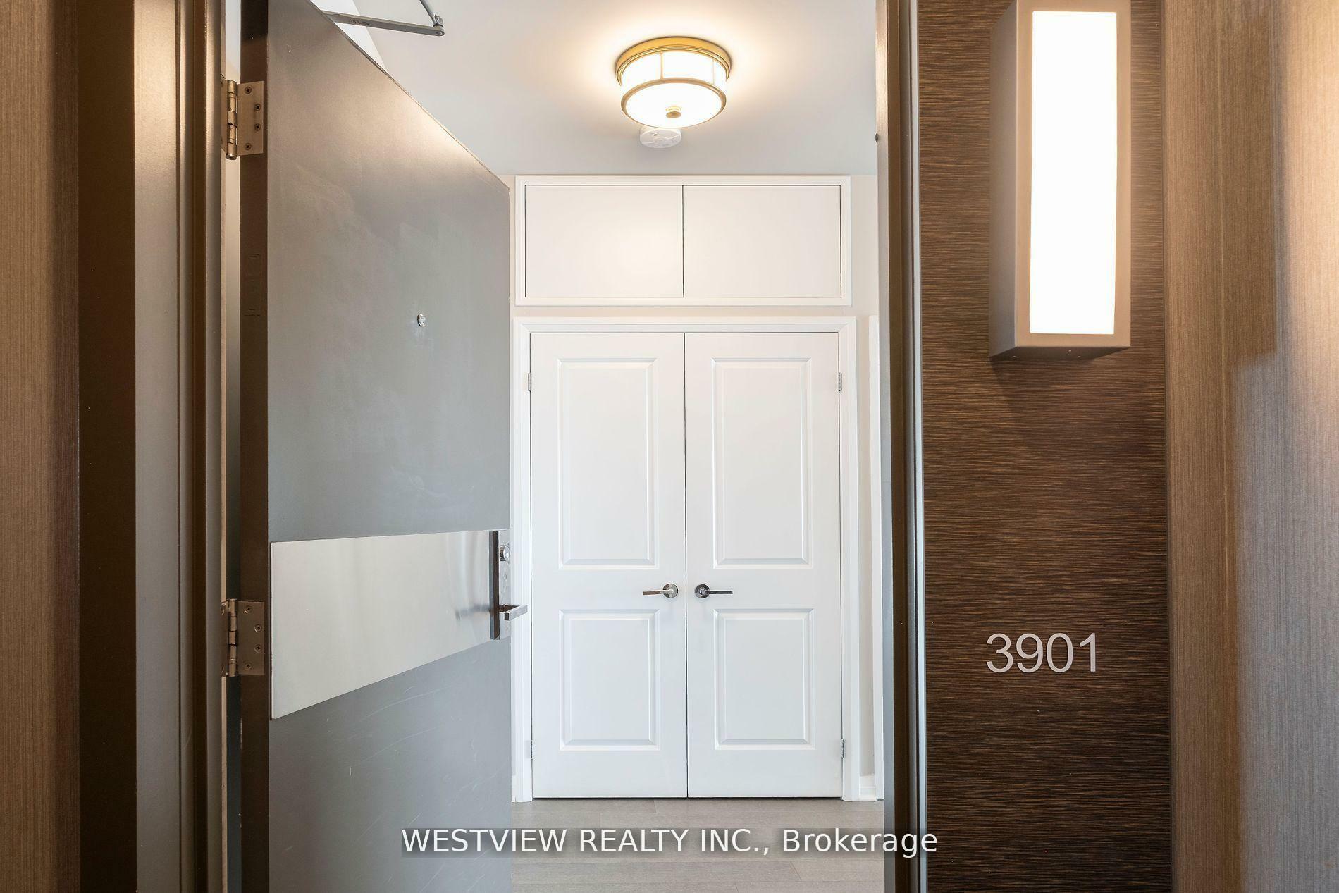 Property Photo: 59 Annie Craig Drive Ph3901 ON M8V 0C4