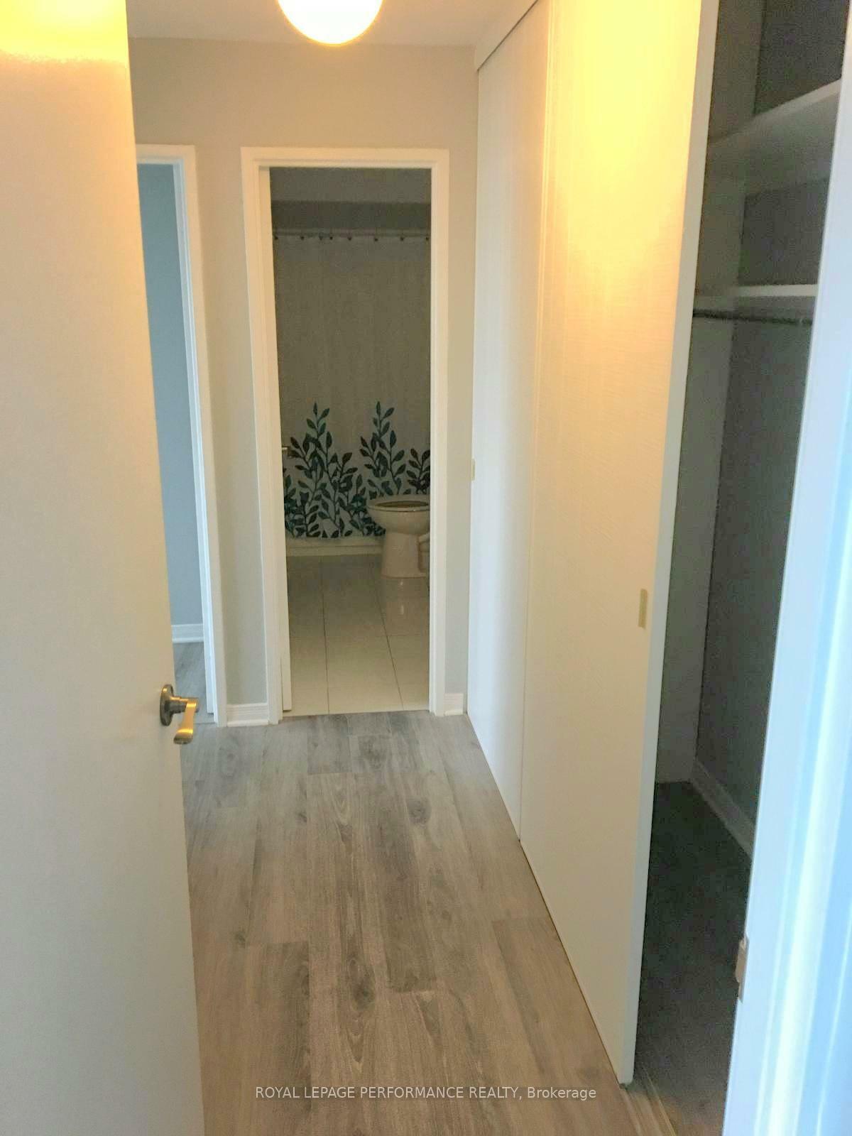 Property Photo: 20 Chesterton Drive W 1113 ON K2E 6Z7