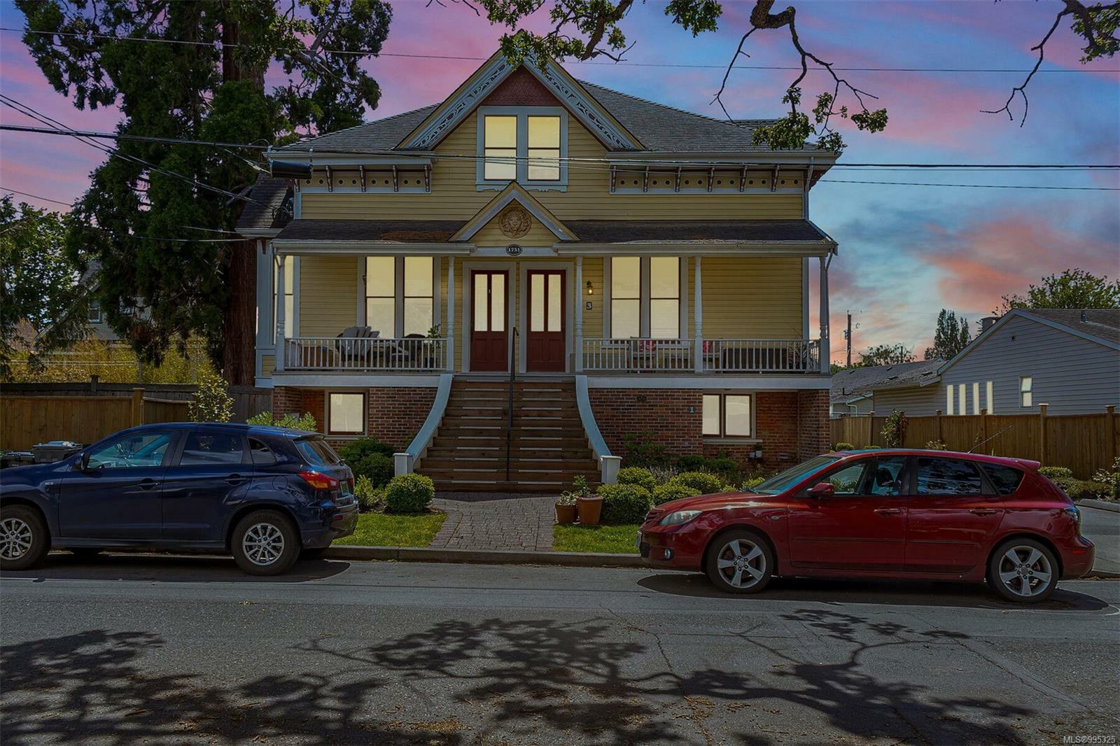 Property Photo: 1731 Albert Ave 1 BC V8R 1Y9