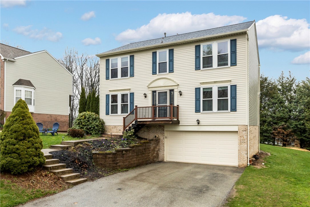 Property Photo: 951 Castlegate Cir PA 15601